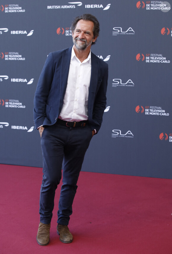 Stéphane De Groodt sur le tapis rouge du photocall de la cérémonie d'ouverture du 62ème Festival de Télévision de Monte-Carlo, à Monaco, le 16 juin 2023. © Denis Guignebourg/BestImage