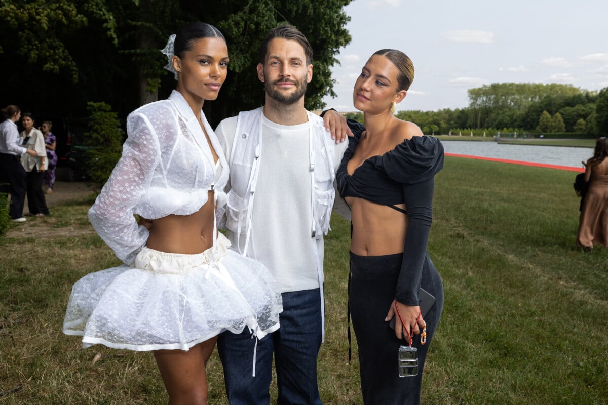 Photo : Tina Kunakey, Simon Porte Jacquemus et Adèle Exarchopoulos