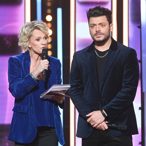 Sophie Davant et Kev Adams - 36ème Edition du Téléthon à Paris. Le 2 décembre 2022 © Coadic Guirec / Bestimage