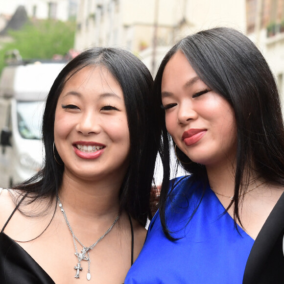 Marc Veyrat, Laeticia Hallyday et ses filles Jade et Joy à leur arrivée au mariage de Claude Lelouch à la mairie du 18ème à Paris.