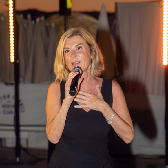 Michèle Laroque (marraine de l'association ESM) - Dîner de Gala sous les Étoiles de l'ESM ex-association Enfant Star et Match au Carlton Beach Club à Cannes le 2 juillet 2022 suivi d'un défilé de mode. ©Nicolas Gavet / Panoramic / Bestimage