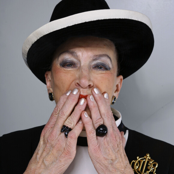 L'inoubliable dame au chapeau a tiré sa révérence ce mardi 1er août.
Portrait - Genevieve de Fontenay 2013