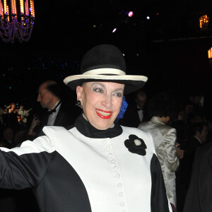 Adieu, Geneviève de Fontenay.
Genevieve de Fontenay - Election de Miss Prestige National au Lido a Paris.