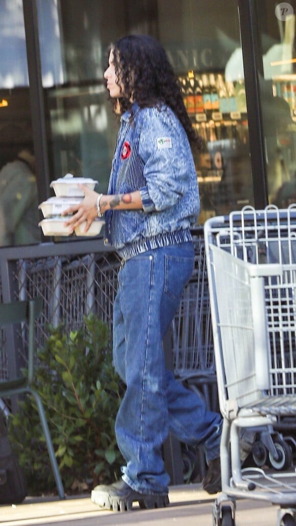 Exclusif - Lily-Rose Depp et sa compagne 070 Shake vont déjeuner à Los Angeles.