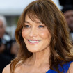 Carla Bruni-Sarkozy en vacances en Grèce avec Nicolas, Aurélien, Pierre et un célèbre chanteur : photos improbables dévoilées