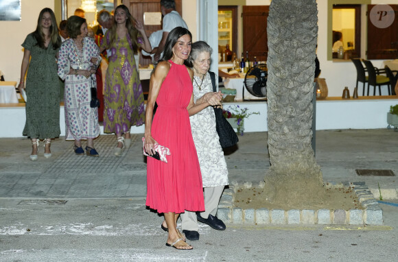 La princesse Irène de Grèce, la reine Letizia - Dîner au restaurant Mia à Palma de Majorque. Le 5 août 2023.