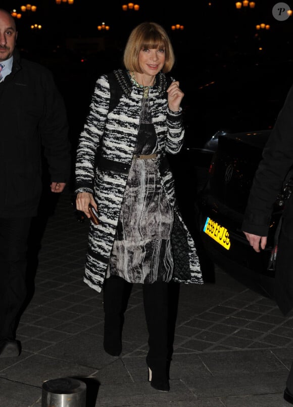 Anna Wintour en balade à Paris, en pleine fashion week, le 4 mars 2010