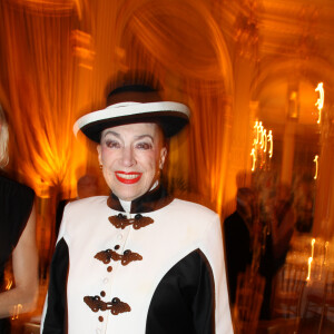 Geneviève de Fontenay - Dîner de charité "Reconstruisons le Château de Saint-Cloud" au Cercle Interallié à Paris le 11 mars 2014. 