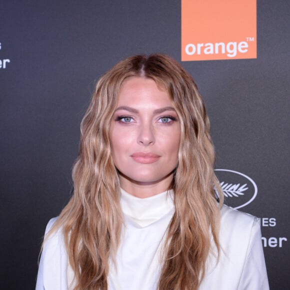 Caroline Receveur au photocall de la soirée "Orange" sur la plage de l'hôtel Majectic lors du 72ème Festival International du Film de Cannes, le 18 mai 2019. © Rachid Bellak/Bestimage 