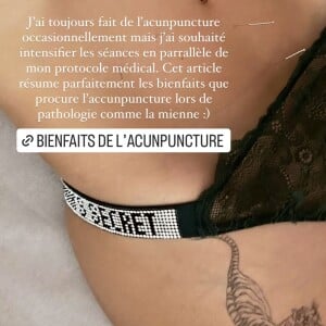 Il s'agit de l'acunpuncture, tout droit venue de l'univers de la médecine chinoise.
Story Instagram de Caroline Receveur.