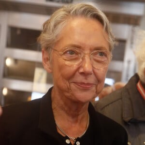 En effet, Elisabeth Borne, Première ministre reconduite, a elle aussi posé ses valises dans cette région.
Elisabeth Borne - Visite de la première ministre Elisabeth Borne dans son ancienne circonscription à Vire-Normandie, France, le 02 août 2023.