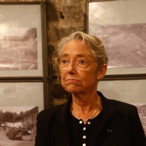 Elisabeth Borne - Visite de la première ministre Elisabeth Borne dans son ancienne circonscription à Vire-Normandie, France, le 02 août 2023. 