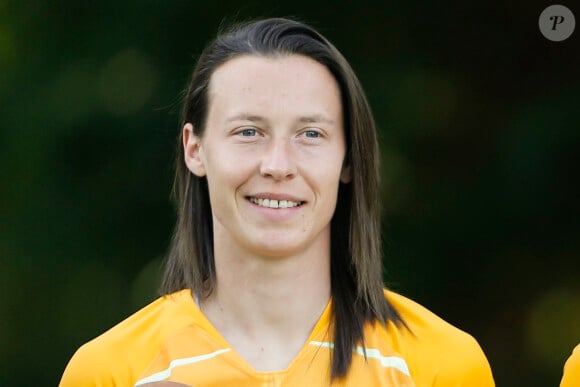 Pauline Peyraud Magnin (France) lors de la prise de vue de la photo officielle de l'équipe de France féminine de football avant la Coupe du monde 2019, à Clairefontaine-sur-Yvelines, France, le 23 mai 2019.