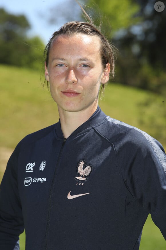 La gardienne de l'équipe de France a vécu une situation très compliquée concernant une ancienne compagne
Pauline Peyraud Magnin - Les joueuses de l'équipe de france de football à Clairefontaine le 15 Mai 2019