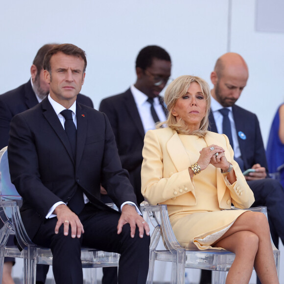 Depuis la fin du mois de juillet, Brigitte et Emmanuel Macron ont posé leurs valises au Fort de Brégançon
Le président de la République française Emmanuel Macron et sa femme la Première Dame Brigitte Macron - Tribune lors de la cérémonie du 143ème défilé militaire jour de la Fête Nationale à Paris, France. © Dominique Jacovides/Bestimage 