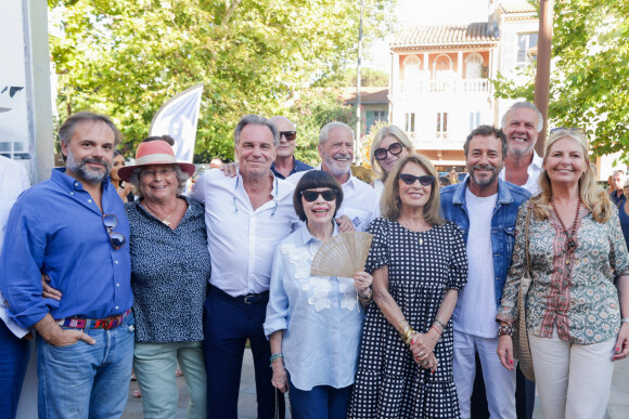 Romain Sardou, Jacqueline Franjou, Renaud Muselier, Mireille Mathieu, Jean-Claude Darmon, Catherine Madar, Nicole Calfan, Bernard Montiel, Jean Madar, Sylvie Siri, maire de Saint-Tropez lors de l'inauguration de l'exposition Paris Match "Paris Match et les stars, des célébrités en toute liberté" à Saint-Tropez le 8 août 2023. © Jack Tribeca / Bestimage