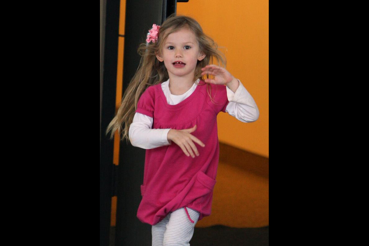 Violet Porteous Photo : Violet (4 mars 2010, Los Angeles) - Purepeople
