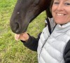 Julie est une grande passionée de chevaux. ©Instagram