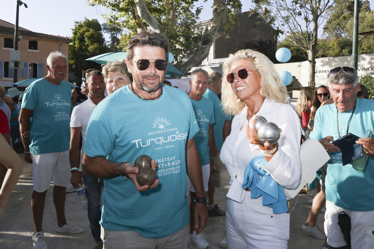 Photo Les Deux Stars Participaient à Un Tournoi De Pétanque Organisé Sur La Place Des Lices