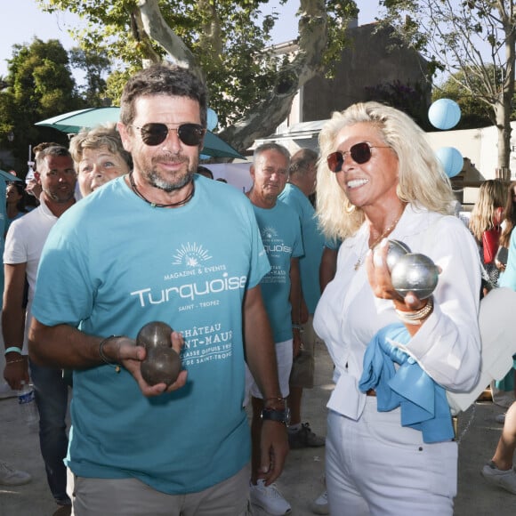 Les deux stars participaient à un tournoi de pétanque organisé sur la Place des Lices.
Patrick Bruel, Caroline Margeridon lors d'un tournoi de pétanque caritatif organisé par Turquoise magazine au profit de l'association "Sourire à la vie" (association qui soutient les enfants atteints du cancer ) place des Lices à Saint-Tropez le 13 août 2023. © Jack Tribeca / Bestimage 