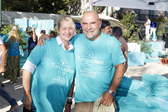 Luana Belmondo, Vincent Moscato lors d'un tournoi de pétanque caritatif organisé par Turquoise magazine au profit de l'association "Sourire à la vie" (association qui soutient les enfants atteints du cancer ) place des Lices à Saint-Tropez le 13 août 2023. © Jack Tribeca / Bestimage 