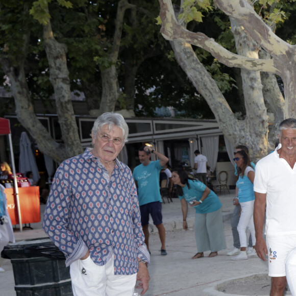 Caroline Margeridon lors d'un tournoi de pétanque caritatif organisé par Turquoise magazine au profit de l'association "Sourire à la vie" (association qui soutient les enfants atteints du cancer ) place des Lices à Saint-Tropez le 13 août 2023. © Jack Tribeca / Bestimage 