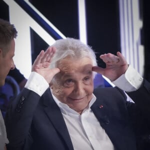 Exclusif - Michel Sardou sur le plateau de l'émission Touche pas à mon poste (TPMP) présentée en direct par C.Hanouna et diffusée sur C8 le 29 août 2022. © Jack Tribeca / Bestimage 