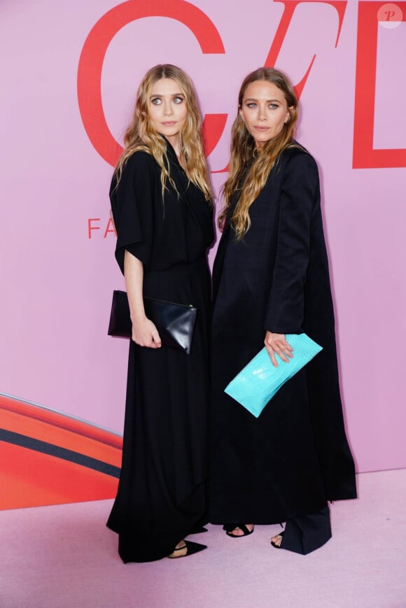 Ashley et Mary Kate Olsen au photocall de la soirée des CFDA Fashion Awards 2019 au Brooklyn Museum à New York le 3 juin 2019. 
