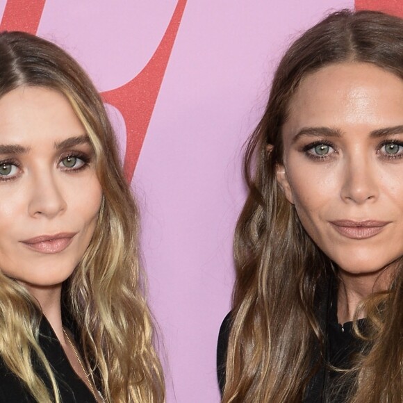Ashley et Mary Kate Olsen au photocall de la soirée des CFDA Fashion Awards 2019 au Brooklyn Museum à New York le 3 juin 2019. 