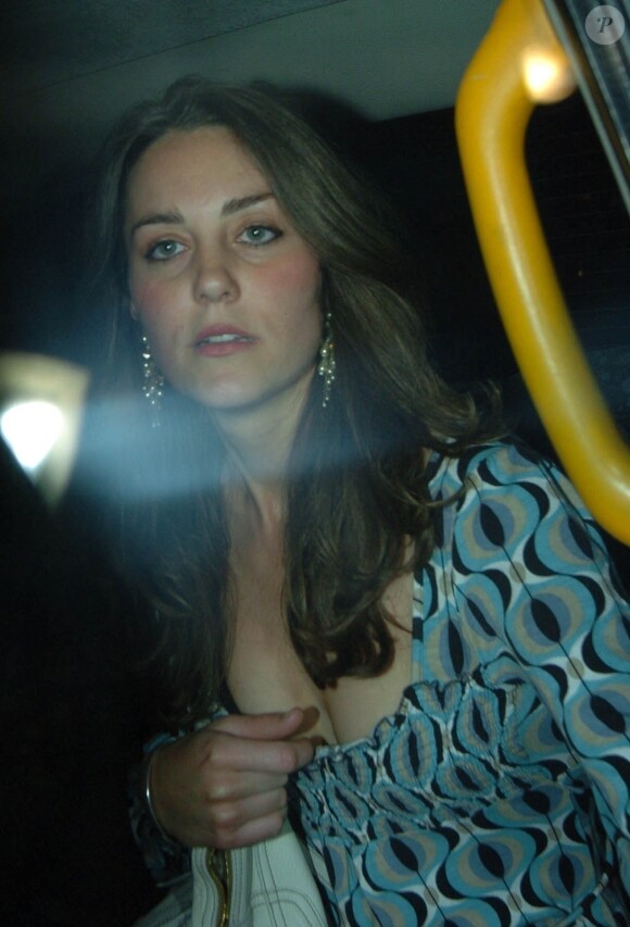 Kate Middleton arrive au club "Mahiki" à Londres, le 19 avril 2007. 
