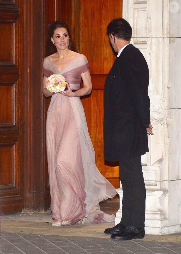 Catherine (Kate) Middleton, duchesse de Cambridge à la sortie du dîner de gala "100 Women in Finance" au profit des écoles pour la santé mentale au Victoria and Albert Museum de Londres, Royaume Uni, le 13 février 2019. 