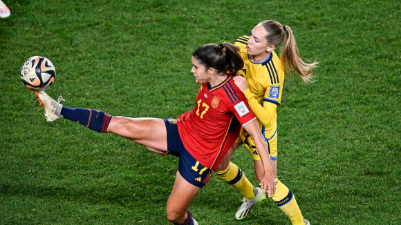 Coupe du monde féminine : une joueuse espagnole photographiée avec une arme, grosse polémique juste après un drame