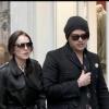  Lindsay Lohan se promène rue du Faubourg Saint Honoré à Paris avec quelques amis le 5 mars 2010