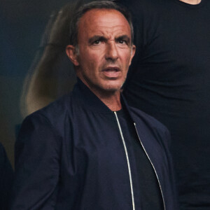 Nikos Aliagas - Célébrités dans les tribunes du match de football entre la France et la Grèce au Stade de France dans le cadre des éliminatoires pour l'Euro 2024, le 19 juin 2023. © Cyril Moreau/Bestimage