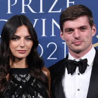 Max Verstappen : Kelly Piquet fait grimper la température en dévoilant sa collection de maillots de bain et fait taire les rumeurs