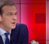 Olivier Véran, l'actuel porte-parole du gouvernement face à Apolline de Malherbe sur le plateau de BFMTV dans l'émission "Face à face".