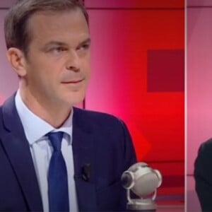 Olivier Véran, l'actuel porte-parole du gouvernement face à Apolline de Malherbe sur le plateau de BFMTV dans l'émission "Face à face".