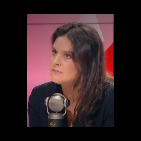 Olivier Véran, l'actuel porte-parole du gouvernement face à Apolline de Malherbe sur le plateau de BFMTV dans l'émission "Face à face".