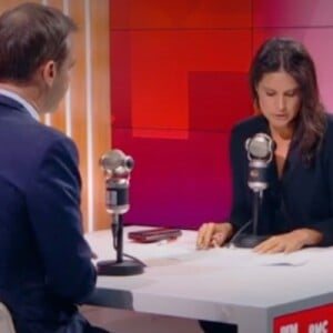 Olivier Véran, l'actuel porte-parole du gouvernement face à Apolline de Malherbe sur le plateau de BFMTV dans l'émission "Face à face".