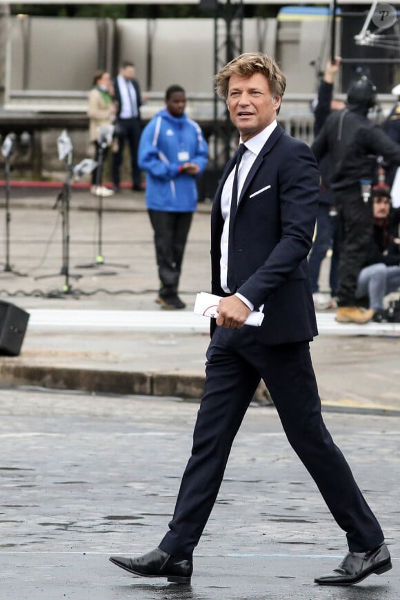 Laurent Delahousse s'est séparé de sa consoeur en 2013
Le journaliste Laurent Delahousse lors du défilé militaire du Jour de la Bastille sur l'avenue des Champs Elysées, à Paris, France, le 14 juillet 2021. © Stéphane Lemouton/Bestimage 