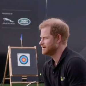 Le prince Harry donne une interview pour le "Today Show" à La Haye, le 19 avril 2022. © JLPPA/Bestimage 