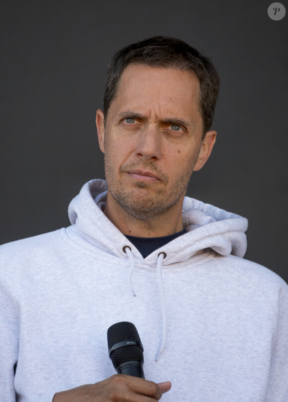 Le chanteur Fabien Marsaud dit Grand Corps Malade en répétition sur la scène du festival du Printemps de Pirogues à la Plaine de l'Ain à Saint-Vulbas (01), France le 01/07/2022. © Sandrine Thesillat / Panoramic / Bestimage