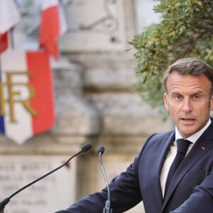 Le président de la République française, Emmanuel Macron - Cérémonie du 79ème anniversaire de la libération de la ville de Bormes-les-Mimosas, France, le 18 août 2023, marquant le débarquement allié en Provence pendant la Seconde Guerre mondiale. © Luc Boutria/Nice Matin/bestimage 