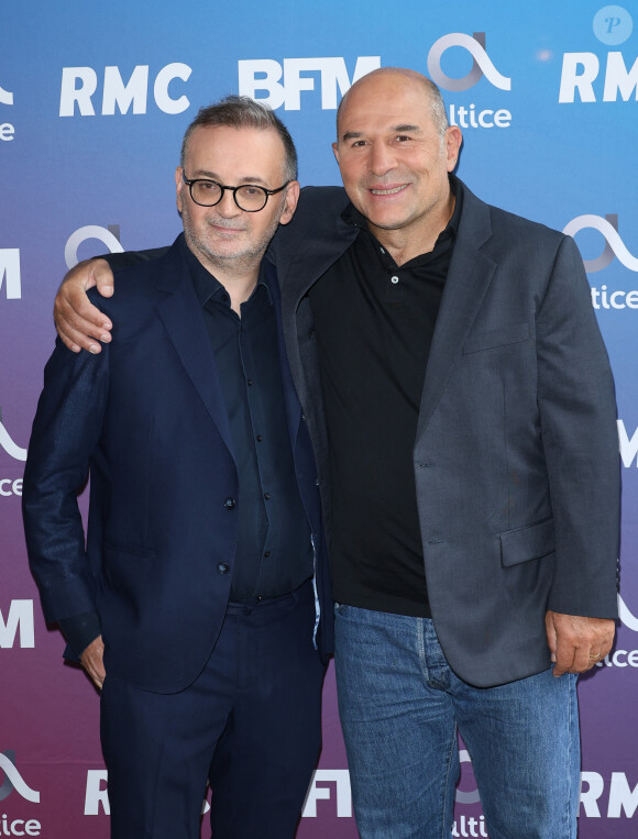 Karim Nedjar et Vincent Moscato lors de la conférence de presse de rentrée BFM TV. - RMC du groupe Altice France à Paris, France, le 31 août 2023. © Coadic Guirec/Bestimage