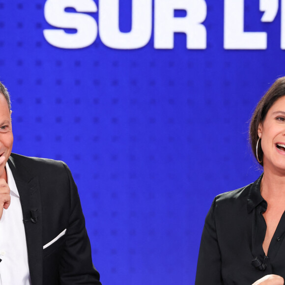 Marc-Olivier Fogiel et Apolline de Malherbe lors de la conférence de presse de rentrée BFM TV. - RMC du groupe Altice France à Paris, France, le 31 août 2023. © Coadic Guirec/Bestimage