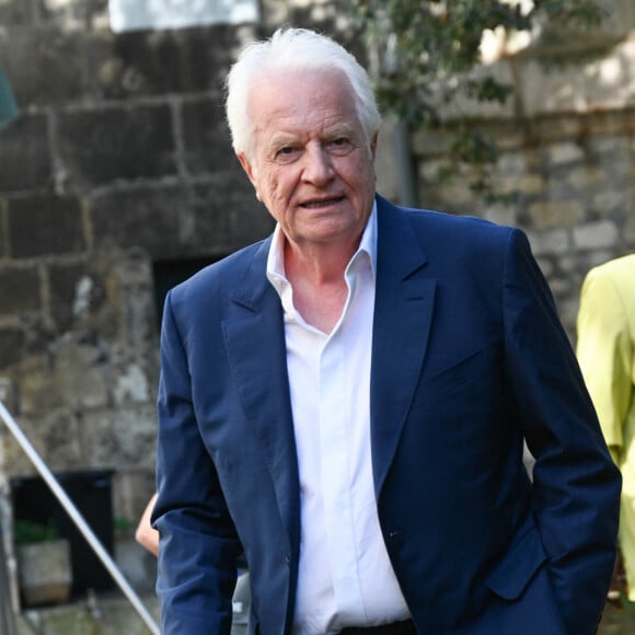 André Dussollier a une habitude.
André Dussollier (président du jury) au photocall du jury au jardin des Bardines lors du 15ème festival du film francophone d'Angoulême. © Coadic Guirec / Bestimage