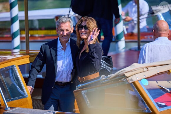 Carla Bruni était arrivée à Venise quelques heures plus tôt avec son mari Nicolas Sarkozy
L'ancien président français Nicolas Sarkozy et sa femme Carla Bruni-Sarkozy arrivent à l'aéroport de Venise-Marco Polo et prennent un bateau-taxi lors du 80ème festival international du film de Venise, La Mostra, à Venise, Italie, le 2 septembre 2023. © Action Press/Bestimage 