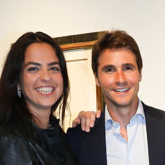 Avec son mari Julien, la jeune femme a en effet emmené son fils au cirque.
Anouchka Delon et son mari Julien Dereims - Conférence de presse pour la vente de la collection Alain Delon chez Bonhams Cornette de Saint Cyr à Paris le 19 juin 2023. © Coadic Guirec/Bestimage 