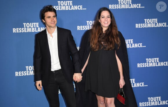 Anouchka Delon (enceinte) et son compagnon Julien Dereims - Avant-première du film "Toute ressemblance..." au cinéma UGC Ciné Cité Les Halles à Paris, le 25 novembre 2019. © Coadic Guirec/Bestimage 