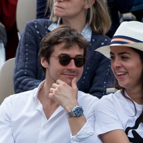 Anouchka Delon et Julien Dereims se sont mariés en Suisse - Anouchka Delon et son compagnon Julien Dereims - Célébrités dans les tribunes des internationaux de France de tennis de Roland Garros à Paris, France, le 8 juin 2019. © Jacovides / Moreau/Bestimage 